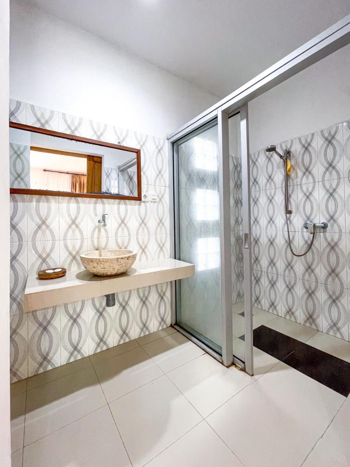 Lara Homestay Kuta  Room photo