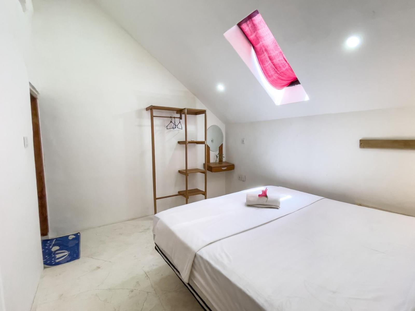 Lara Homestay Kuta  Exterior photo